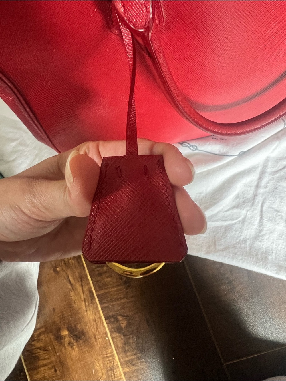 👜 Prada Saffiano Lux Galleria Double-Zip Tote – Vibrant Red - Picture 13 of 17